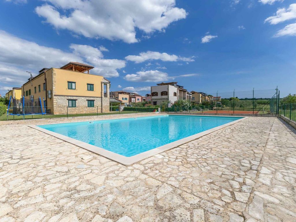 Ferienwohnung mit Pool und Dachterrasse