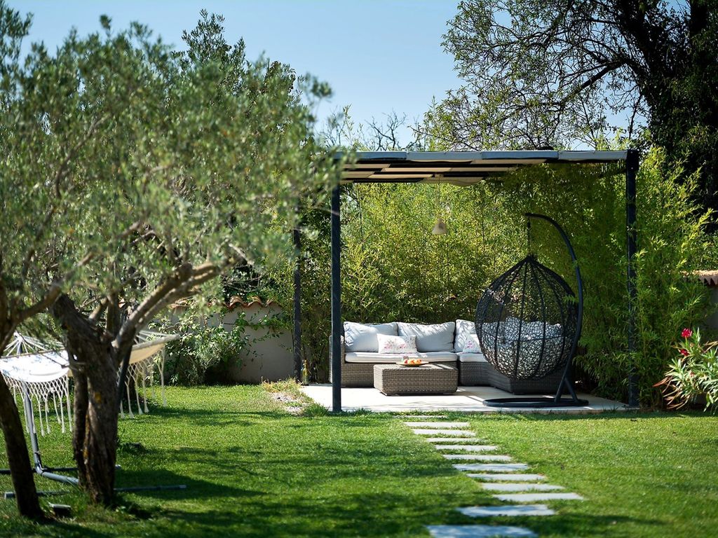 Villa mit Pool, Sauna, privatem Tennis- und Golfplatz