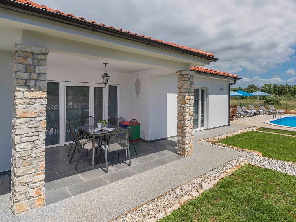 Charmante Villa Frontera in Nova Vas mit privatem Pool für 6 Personen
