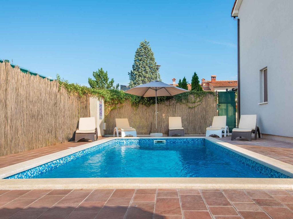 Ferienhaus mit Klimaanlage und Pool