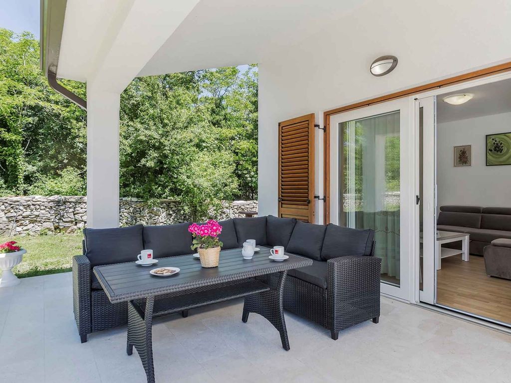 Villa mit Pool und Klimaanlage