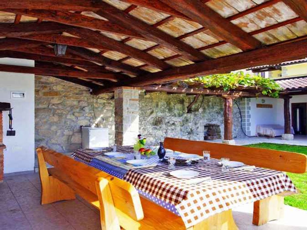Villa mit Pool und Klimaanlage