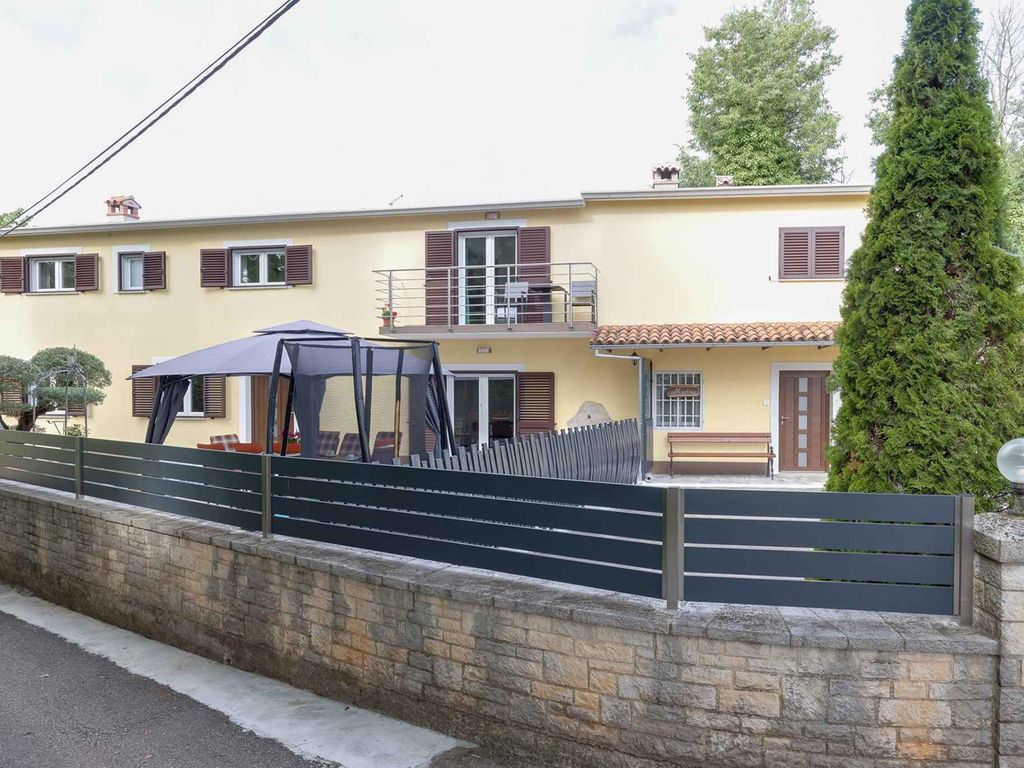 Ferienhaus für 6-8 Personen mit wunderschön angelegtem Garten, Grill, Privatparkplatz, Billard in der Nähe von Barban