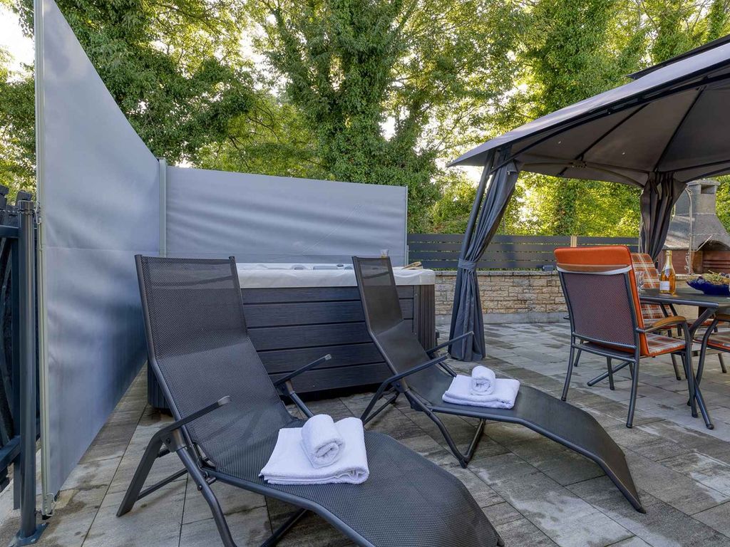 Ferienhaus für 6-8 Personen mit wunderschön angelegtem Garten, Grill, Privatparkplatz, Billard in der Nähe von Barban