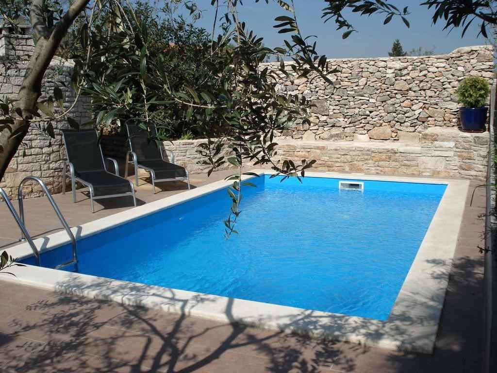 Schöne Wohnung mit Gemeinschaftspool in Krnica