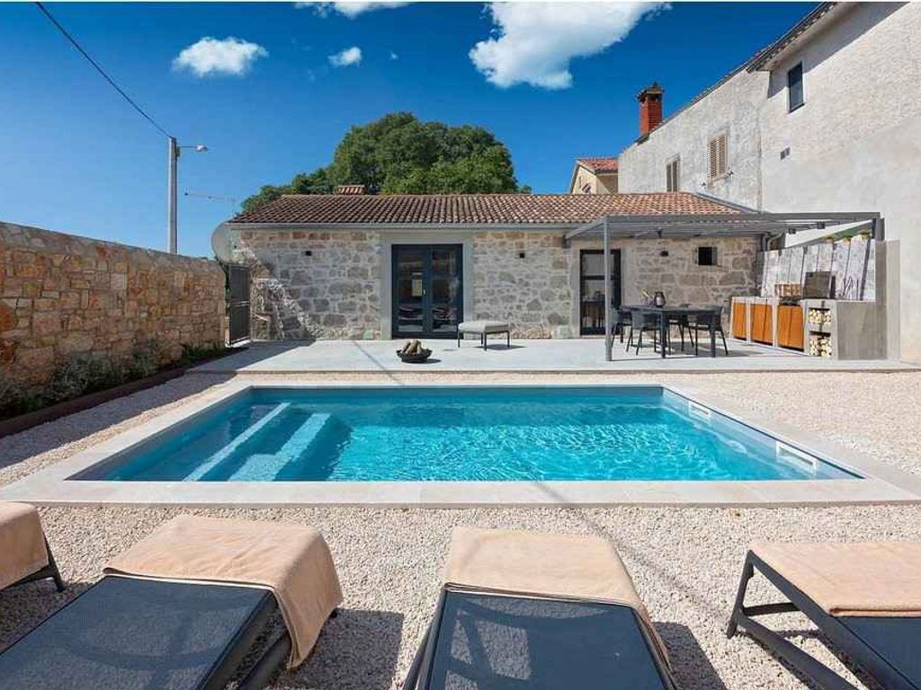 Villa mit Klimaanlage und Pool