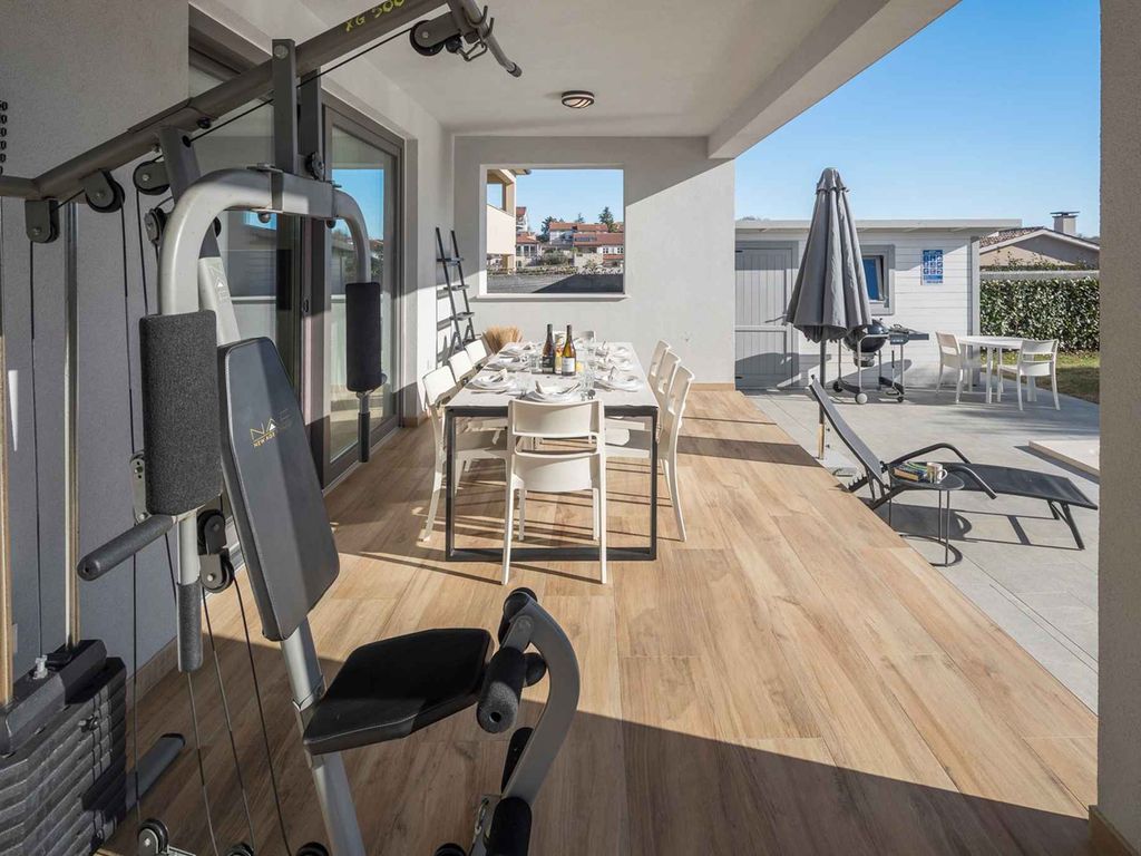 Villa mit Pool und Klimaanlage