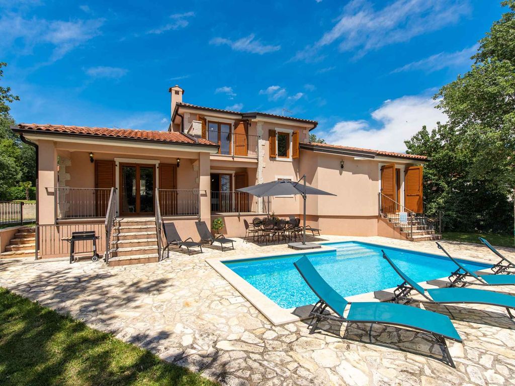 FerienHaus im Grünen Herzen Istriens mit Pool