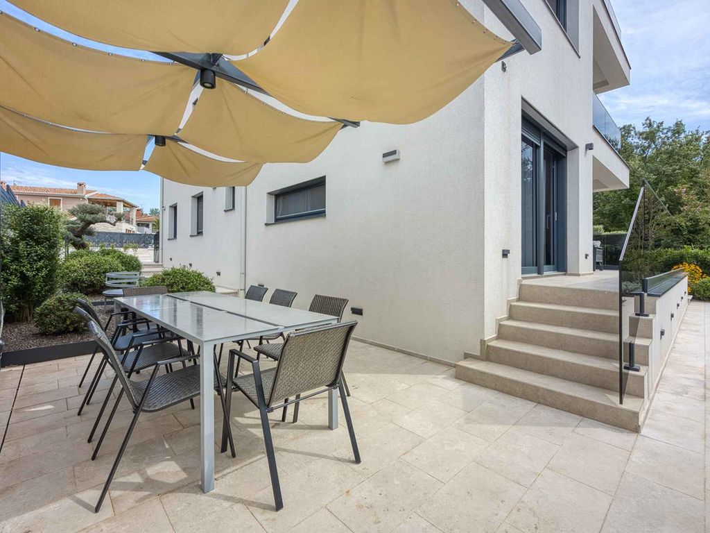 Ferienhaus mit Pool