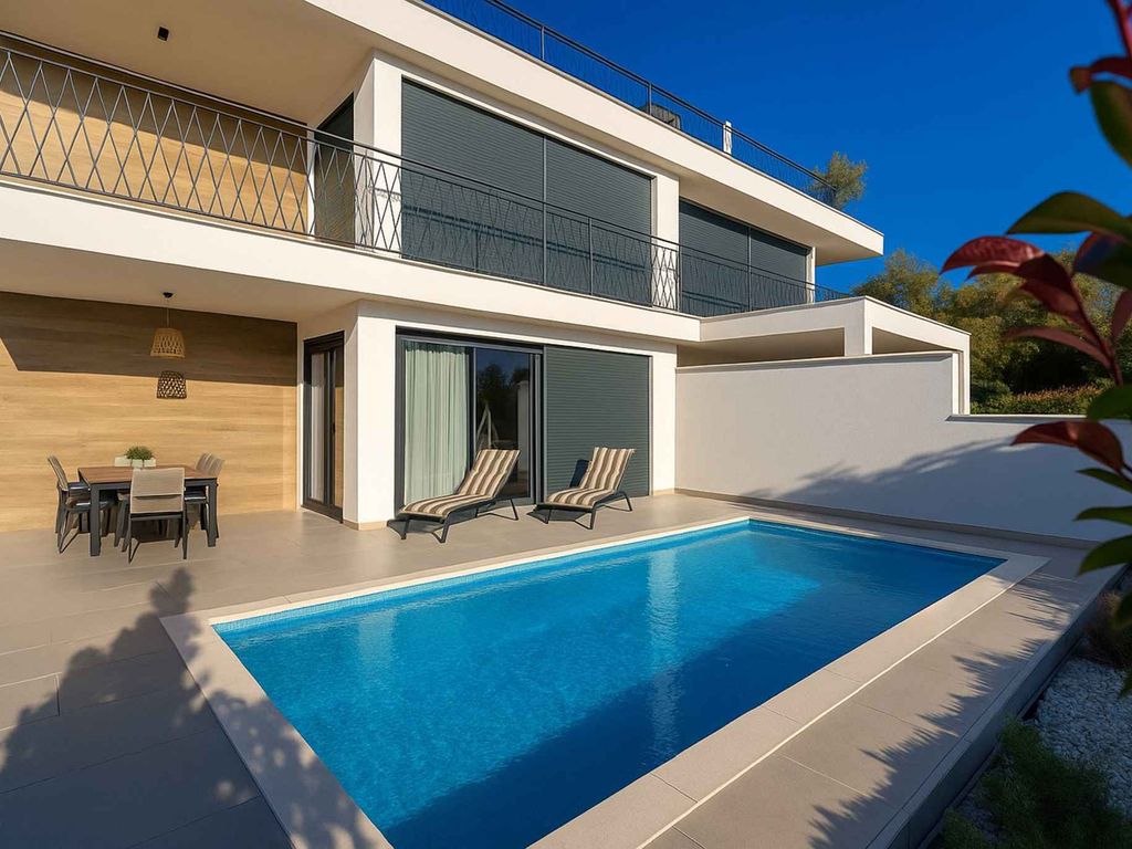 Ferienwohnung mit Pool und Außenküche
