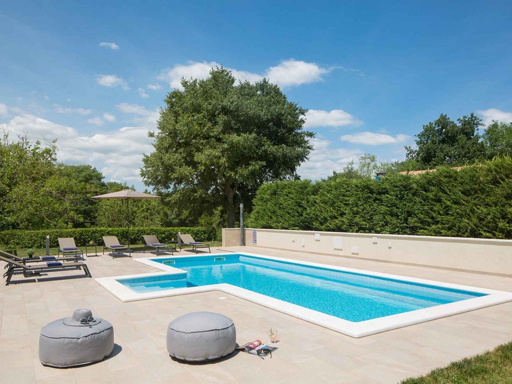 Moderne Villa mit privatem Pool, eingezäuntem Garten nahe Labin und Stränden