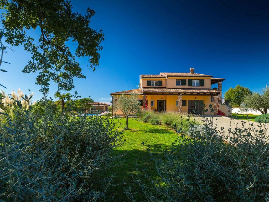 Villa Natura in Sveti Lovreč – Komfortable Ferienvilla mit privatem Pool und großer Gartenanlage