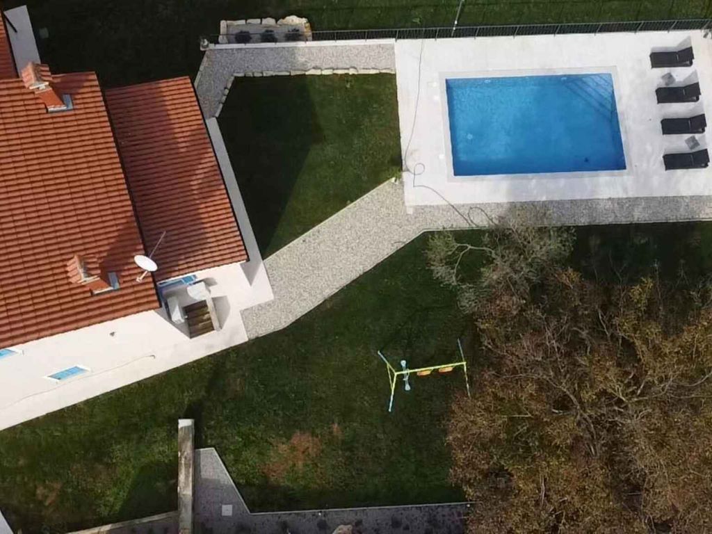 Villa mit Swimmingpool und Panoramablick