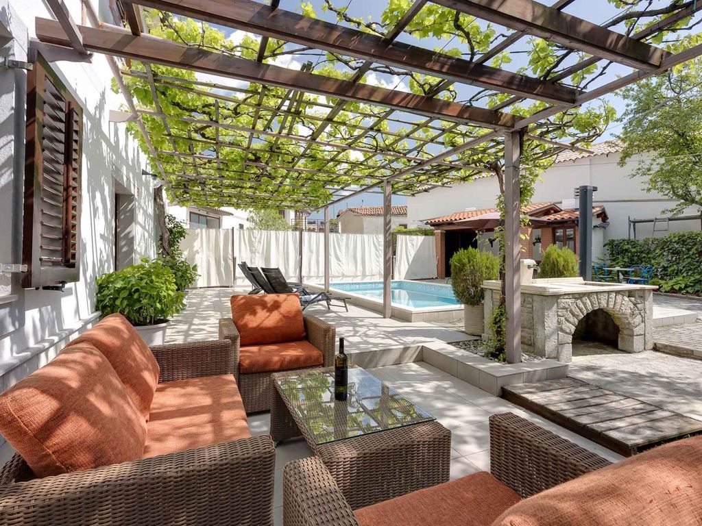 Ferienhaus mit Pool
