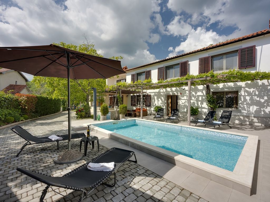 Ferienhaus mit Pool