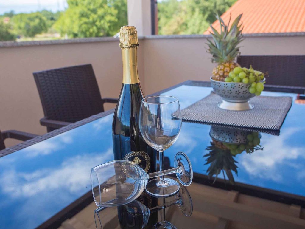 Villa mit Pool und Klimaanlage