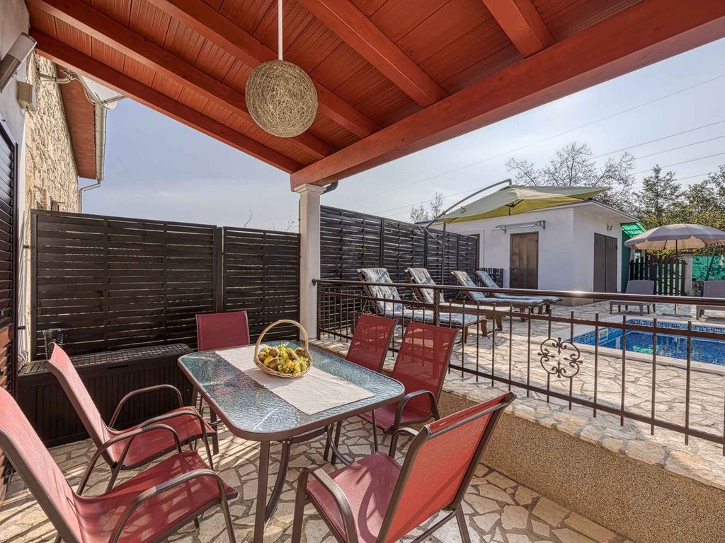 Ferienhaus mit Pool