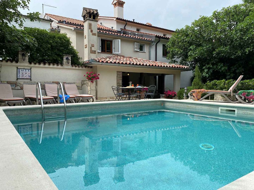 Ferienhaus mit Pool