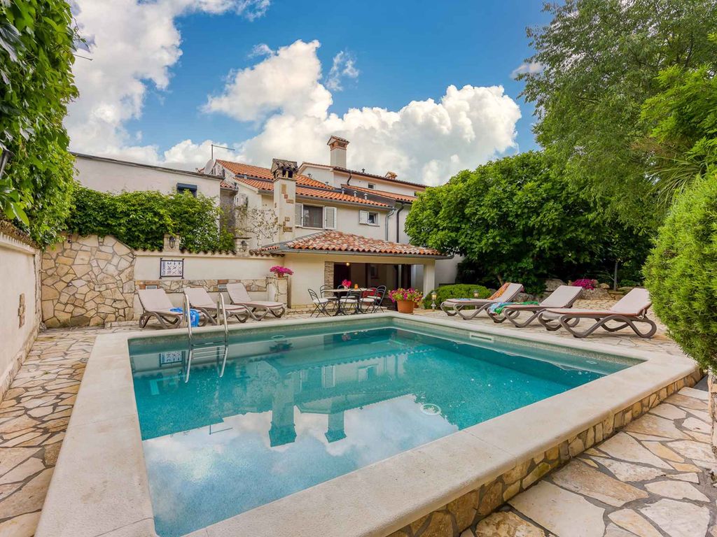Ferienhaus mit Pool