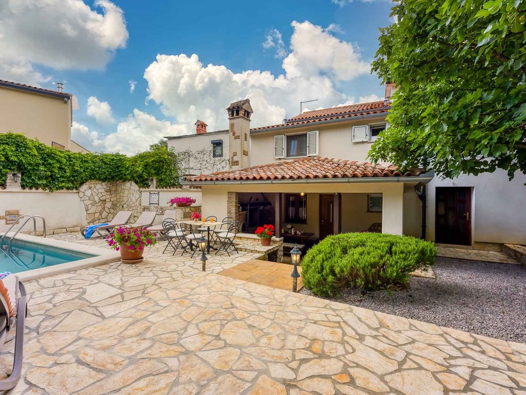 Ferienhaus mit Pool