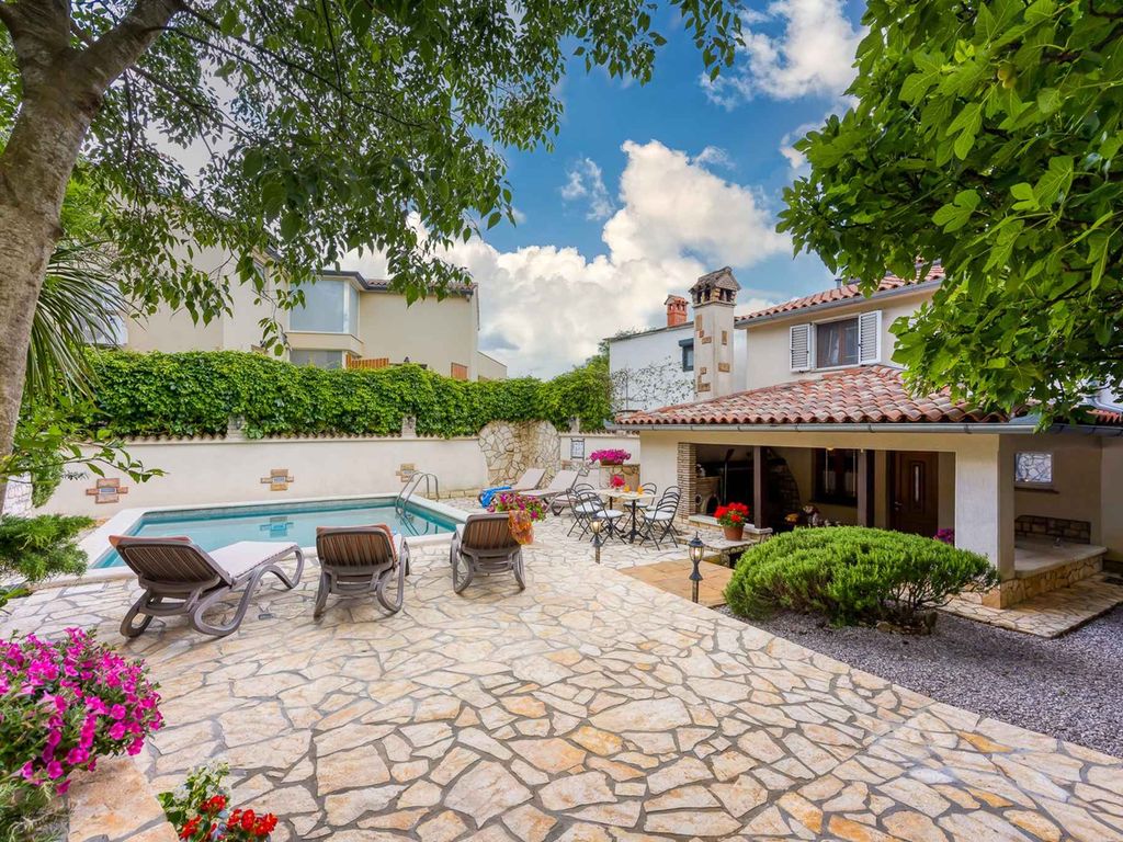 Ferienhaus mit Pool