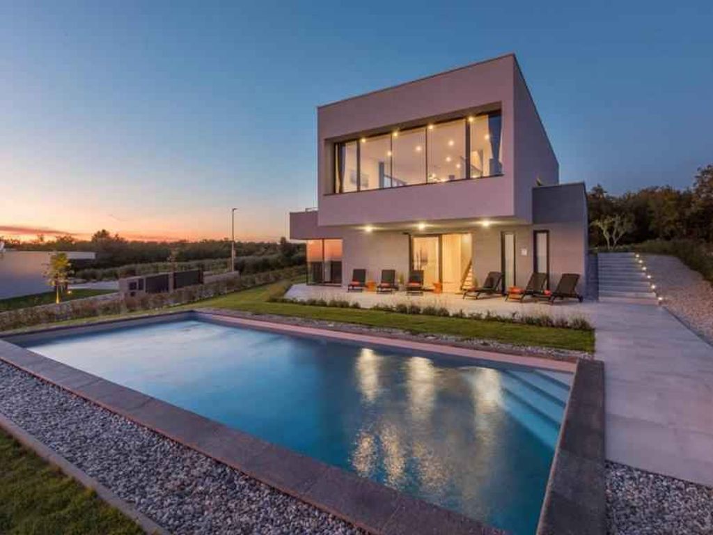 Villa mit Klimaanlage und Pool