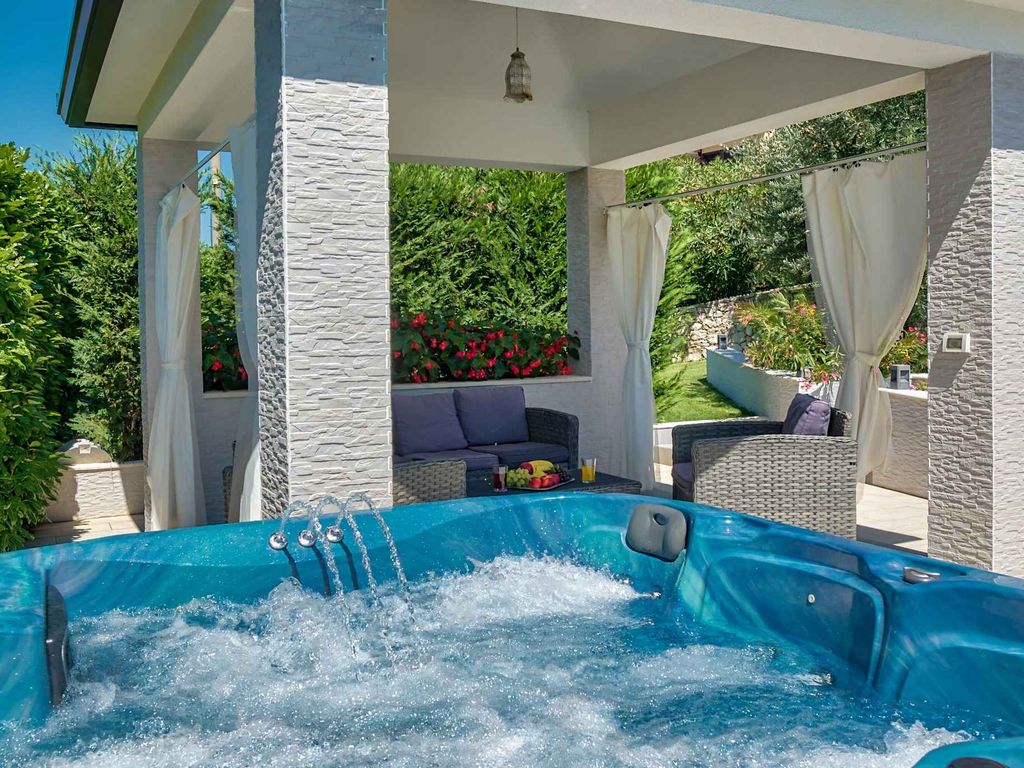 Ferienhaus mit Klimaanlage und Außenpool