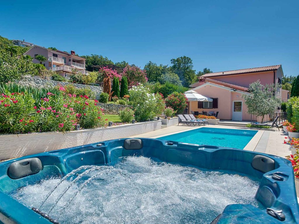 Ferienhaus mit Klimaanlage und Außenpool