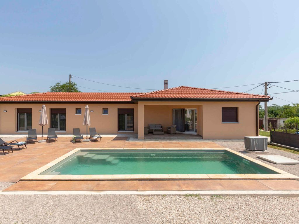 Villa mit Schwimmbad