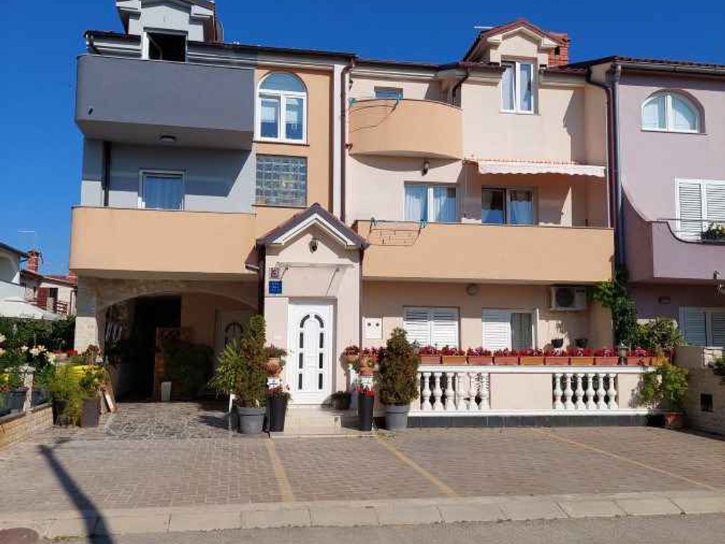 Ferienwohnung mit Balkon und Grill