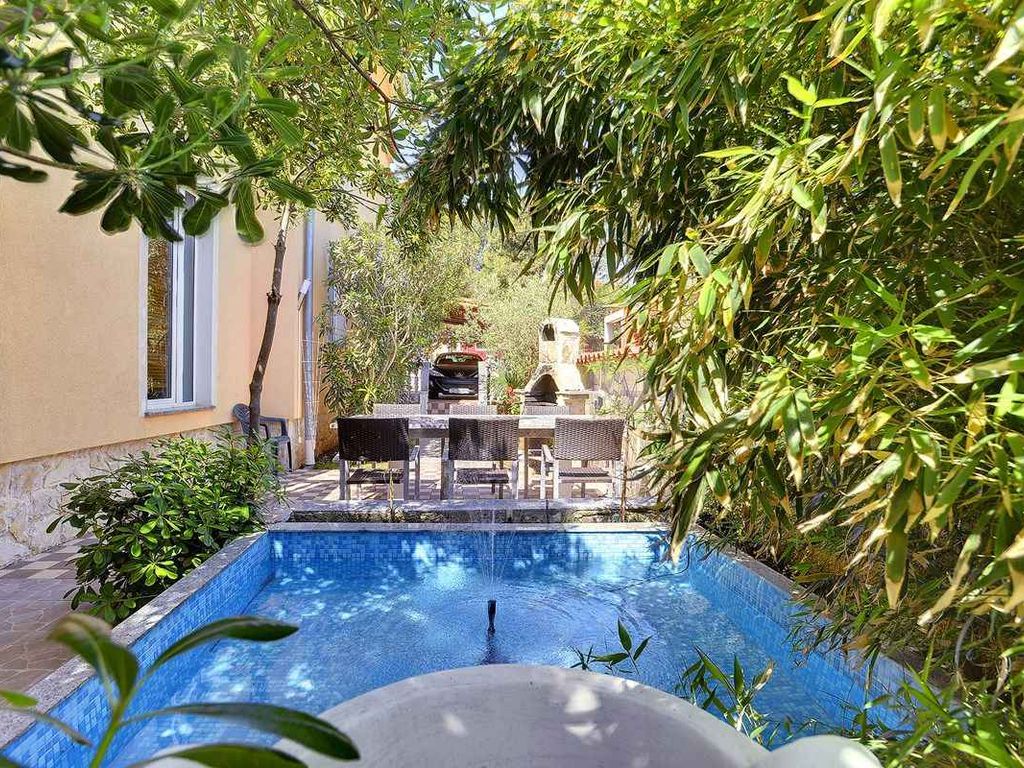 Ferienwohnung mit Pool und WLAN