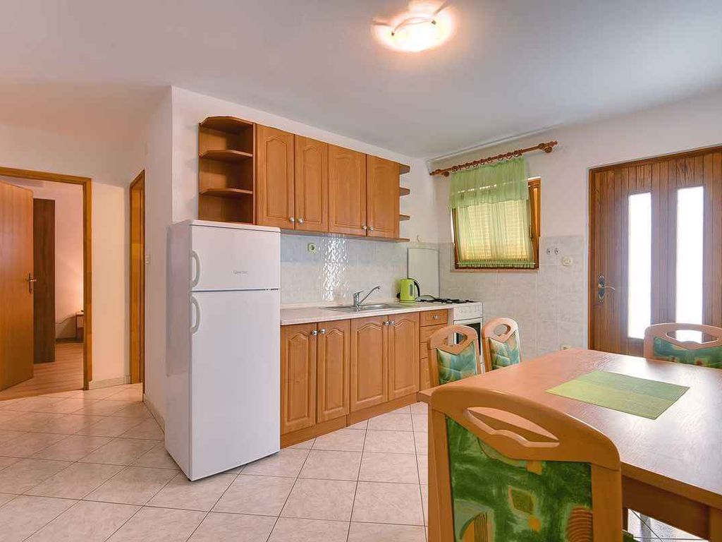 Ferienhaus mit zwei Schlafzimmern und einer Terrasse
