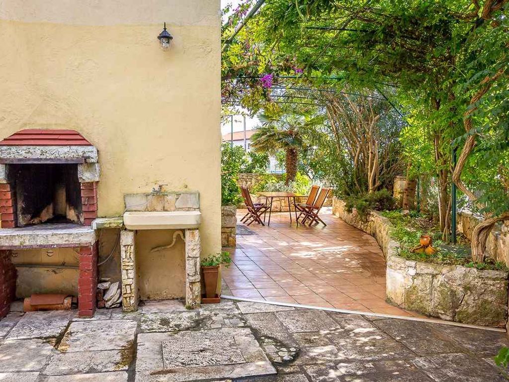 Ferienhaus mit Terrasse und Grill
