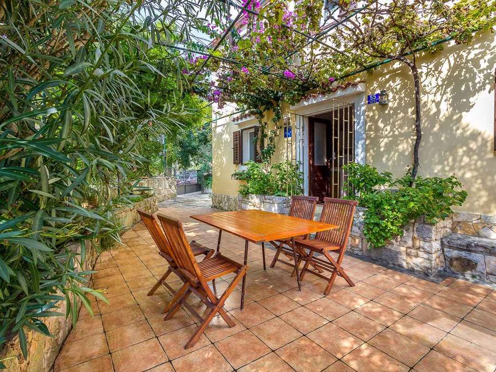 Ferienhaus mit Terrasse und Grill