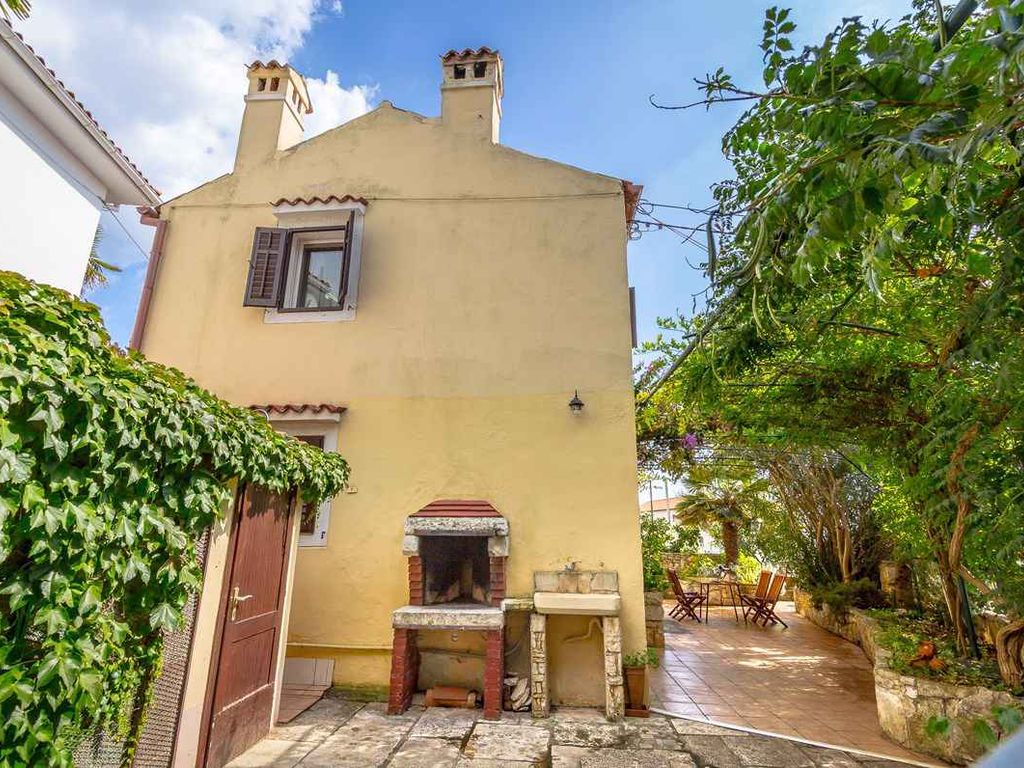 Ferienhaus mit Terrasse und Grill