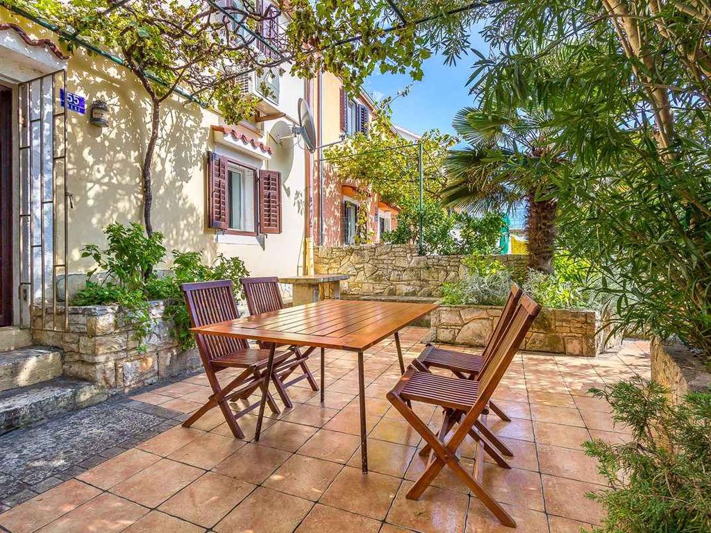 Ferienhaus mit Terrasse und Grill