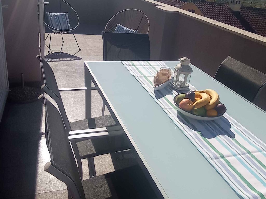 Ferienwohnung mit großer Terrasse