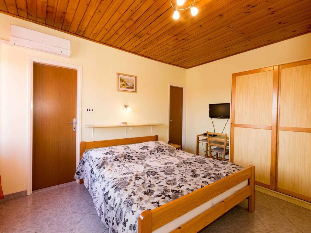 Ferienwohnung mit Klimaanlage und Balkon