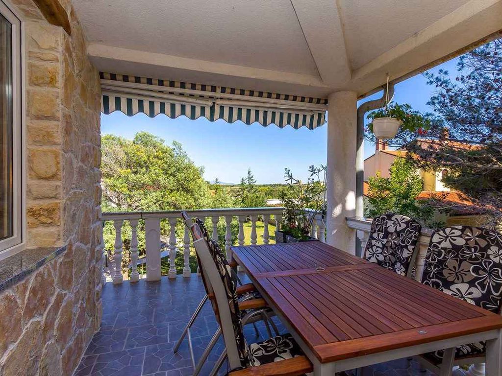 Ferienwohnung mit Pool und Grill
