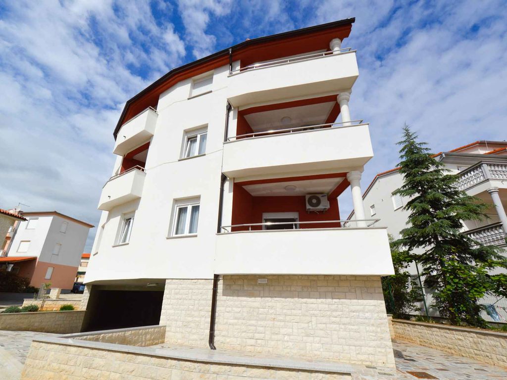 Ferienwohnung mit Klimaanlage und Balkon