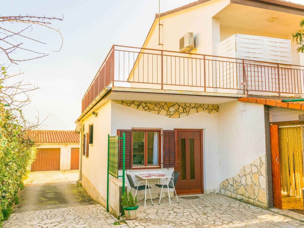 Ferienwohnung mit Klimaanlage und Terrasse