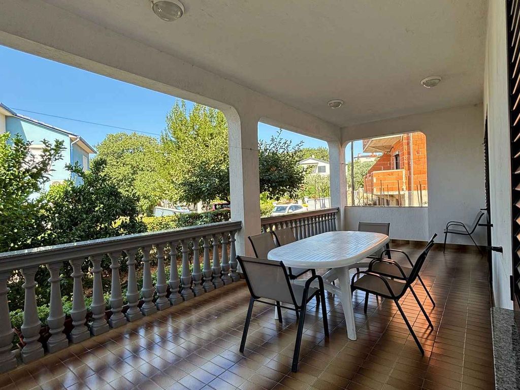 Ferienwohnung in ruhiger Lage mit Garten