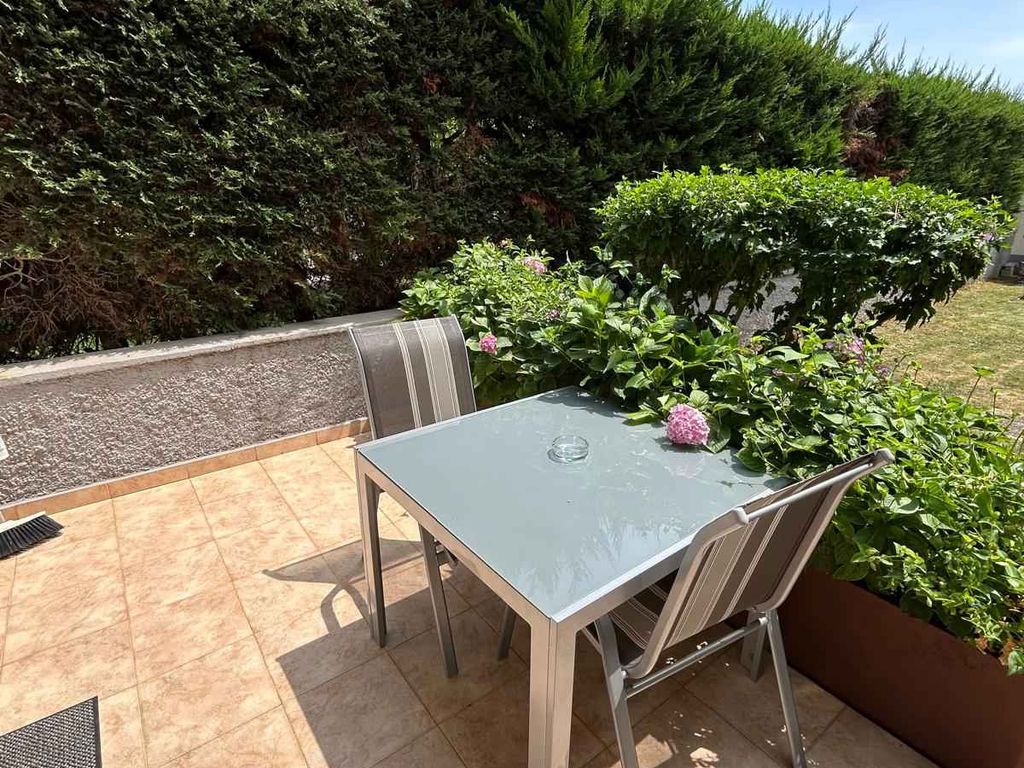 Ferienwohnung in ruhiger Lage mit Garten