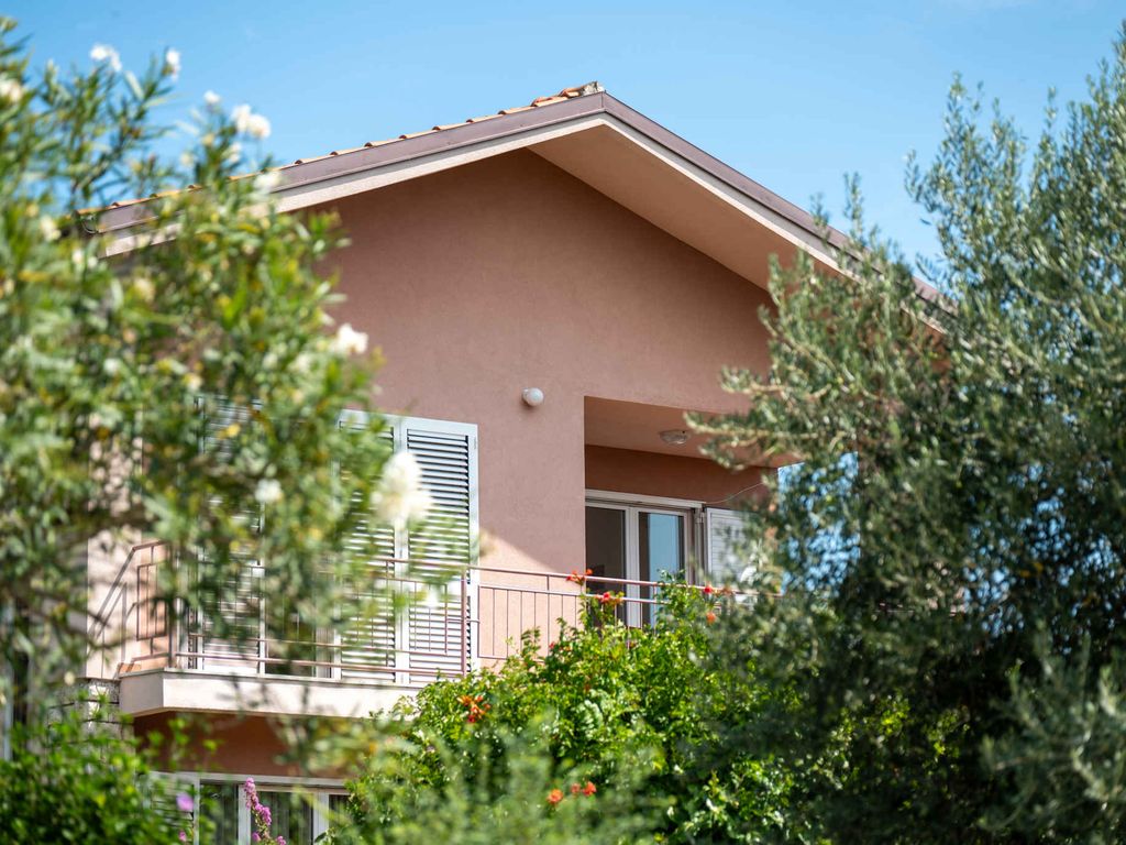 Ferienwohnung mit Balkon und Garten zur gemeinsamen Nutzung