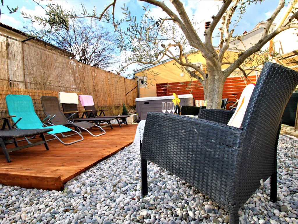 Ferienhaus mit Whirlpool und Sonnenterrasse