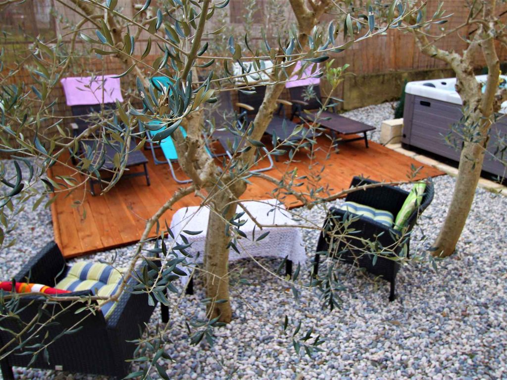 Ferienhaus mit Whirlpool und Sonnenterrasse