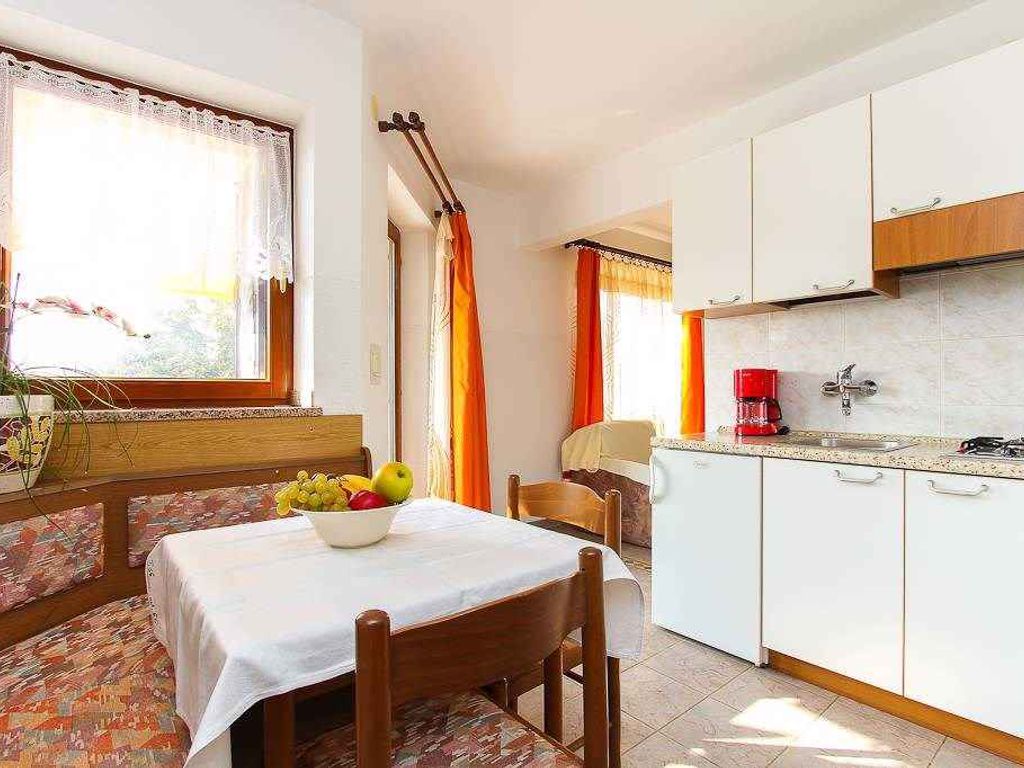 Studio mit Balkon und Klimaanlage