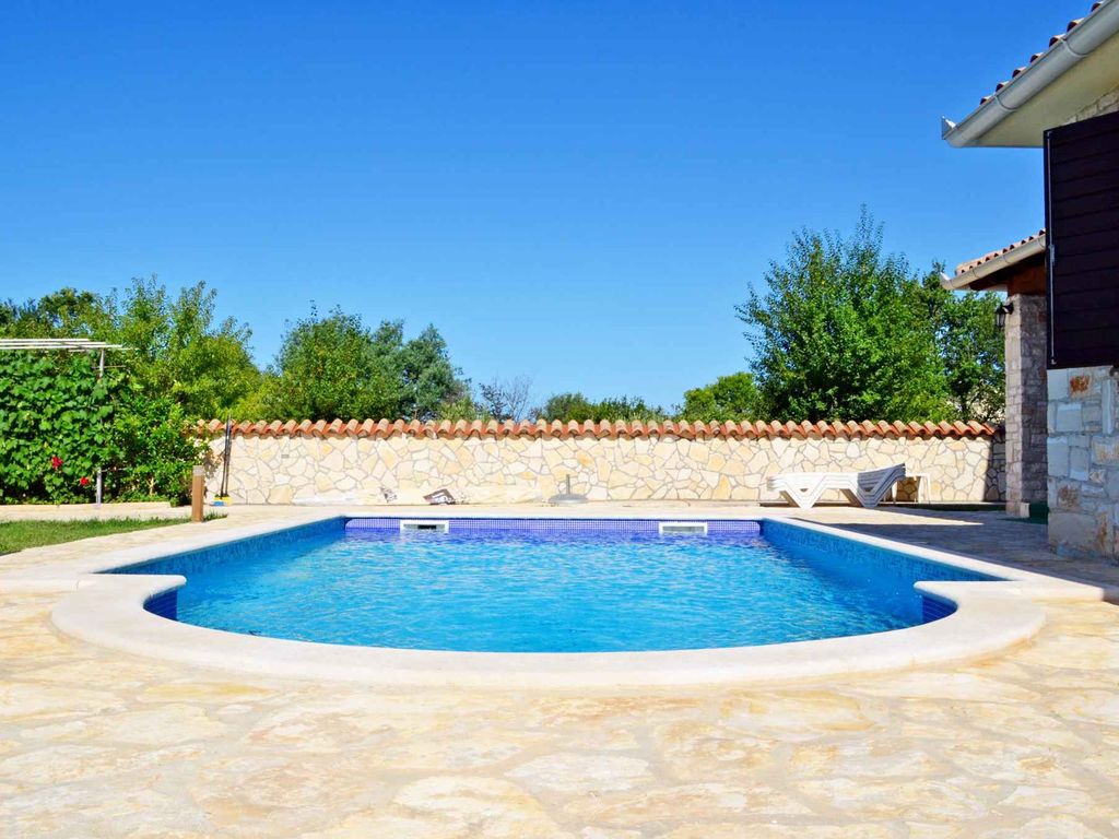 Ferienhaus mit Pool