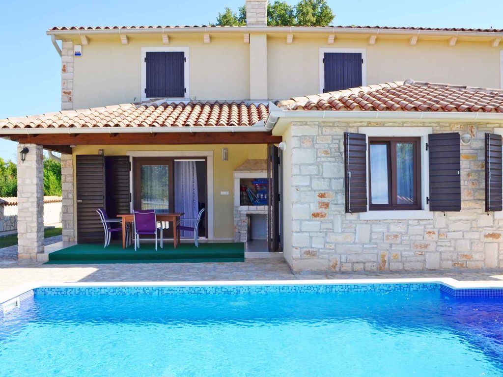 Ferienhaus mit Pool