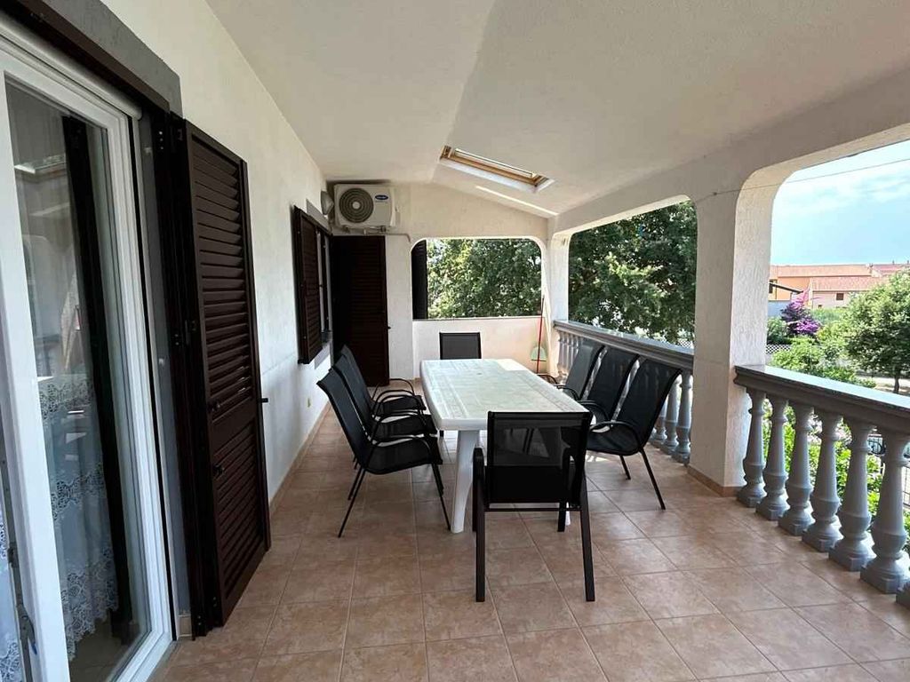 Ferienwohnung mit großer Terrasse und SAT-TV